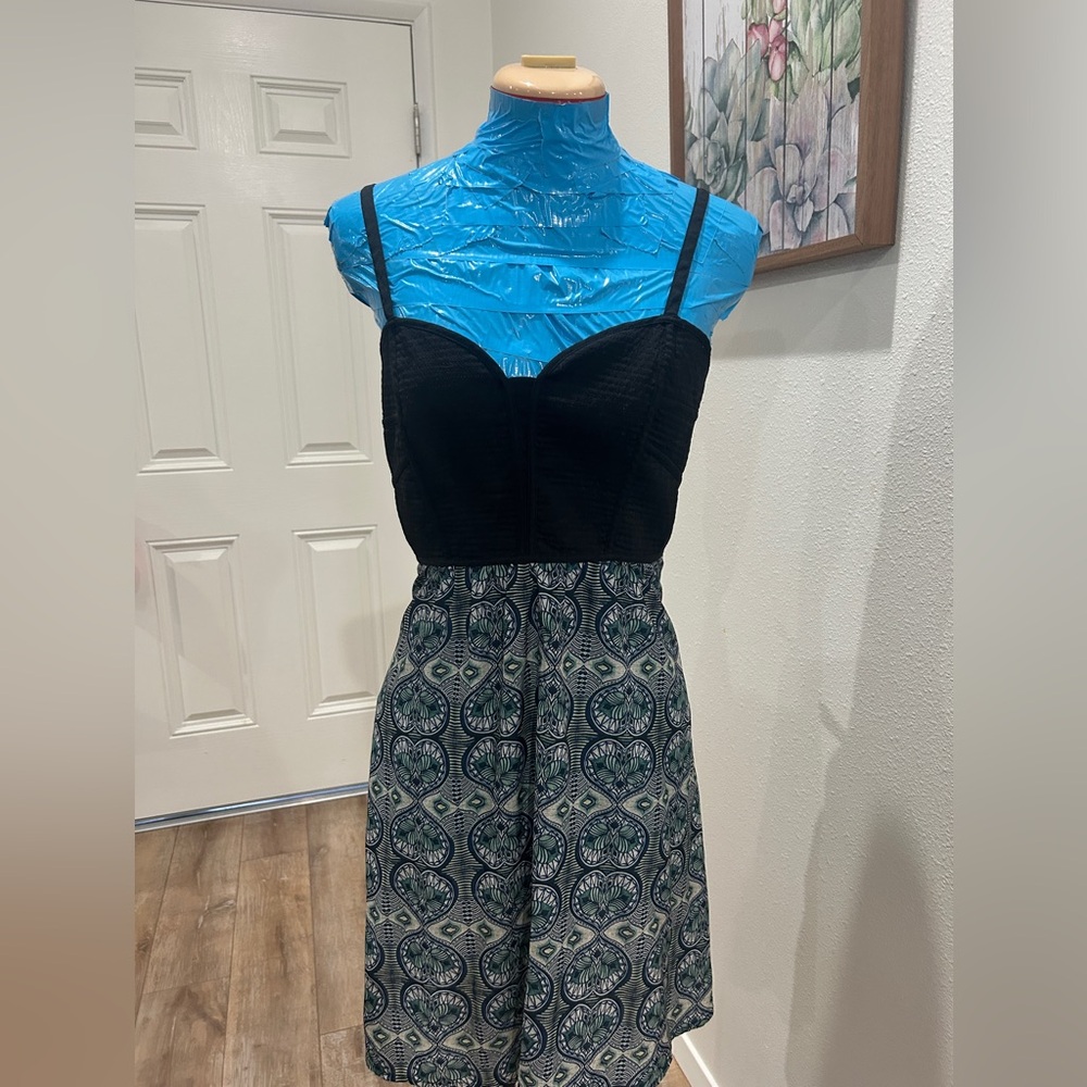 Forever 21 Black and Green Strapless Dress